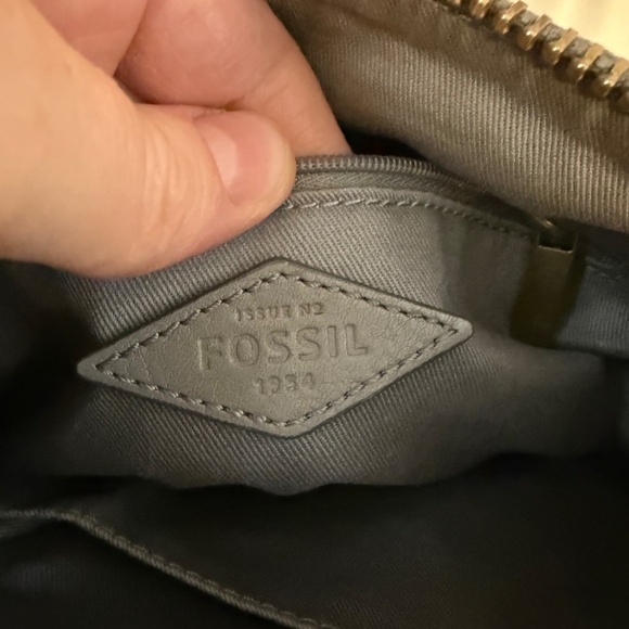 Fossil Grey Leather Crossbody Bag | Adjustable Strap & Classic Style (grey) - Picture 4 of 5